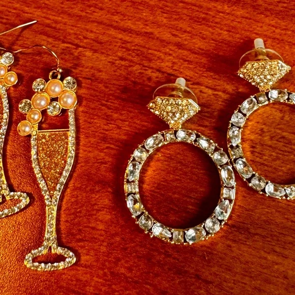 Bridal Accessories Set with Medium Robe, size 9 Slippers, Heart Sunglasses … - Picture 7 of 7